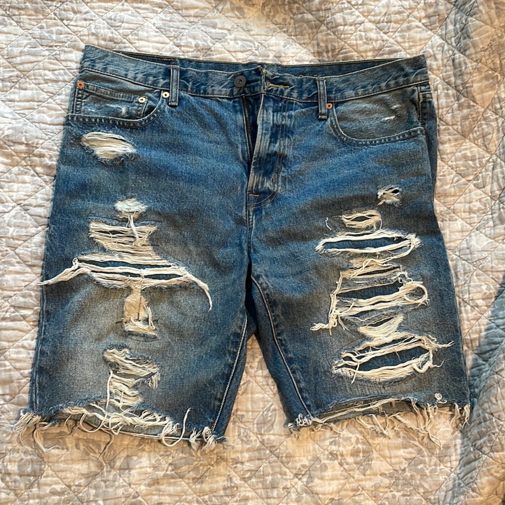 American eagle ripped Jean shorts